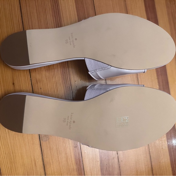 Kate Spade patent leather Kendra Slide in Lilac Moonlight color. Brand new - Picture 7 of 7
